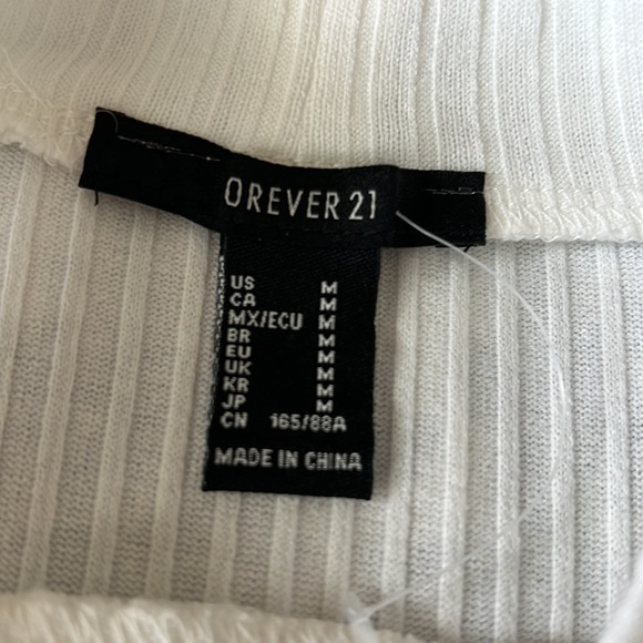 Forever 21 ribbed cropped sleeveless turtleneck - Picture 2 of 2